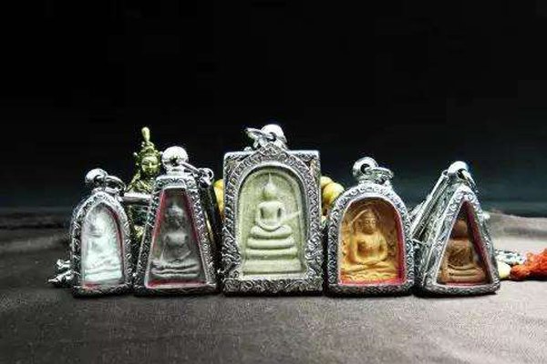 泰国佛牌为什么不能买 极度危险无法改运还会危险家人生命安全