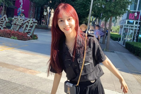 吴亦凡女友身份 女朋友亲自出面说不是我哦