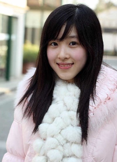 章泽天家里是做什么的 虽不是富二代但家境殷实