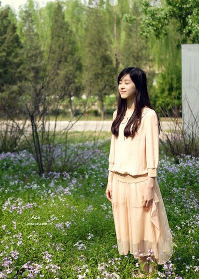 章泽天家里是做什么的 虽不是富二代但家境殷实