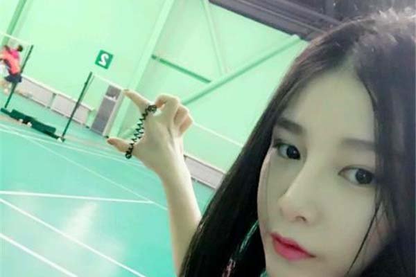 韩国歌手花沫个人资料图片 是本兮吗到底是不是同一个人