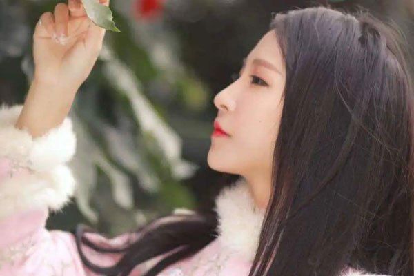 �ڰ��������Ҽζ���ʱ�����˱��� ���Ҽζ����ĸߵ�