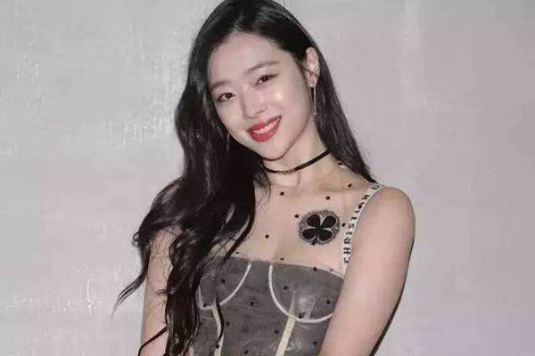 迪丽热巴没有穿内衣 那些女性不穿内衣上头条