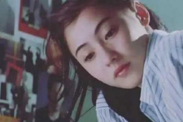 张柏芝吃鸡照艳全集 张柏芝的电脑维修照片外泄