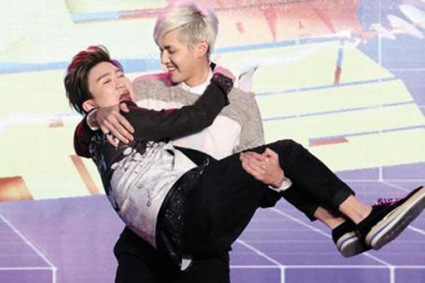 �Ŵ����gay�� ���Ź����������ǹ�������