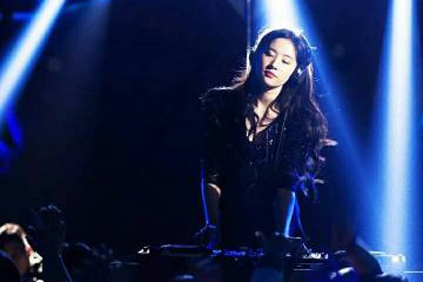 �½�����ż�� �����������ڷֱ���ʲô��ϵ