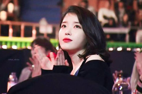 ����������iu ����Ϊ��һ�ж��������