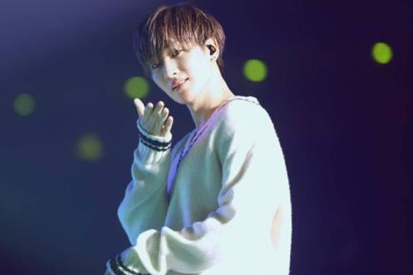 ����������iu ����Ϊ��һ�ж��������