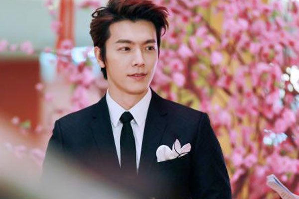 ����������iu ����Ϊ��һ�ж��������