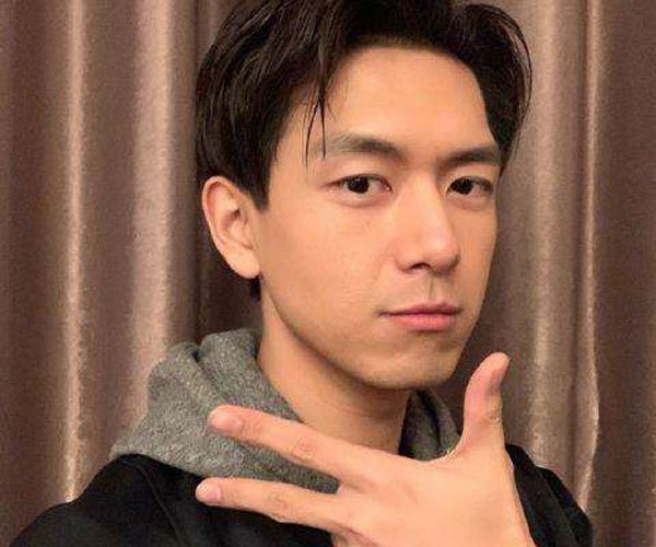 ����Ů������˭ ����¶˼��������Ϊ��ǰ;����