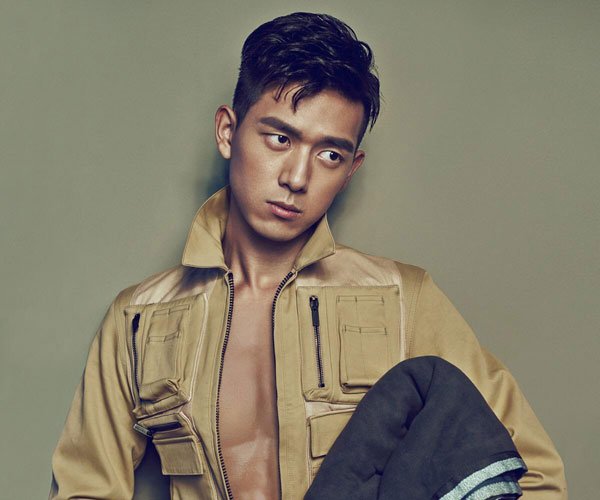 ����Ů������˭ ����¶˼��������Ϊ��ǰ;����