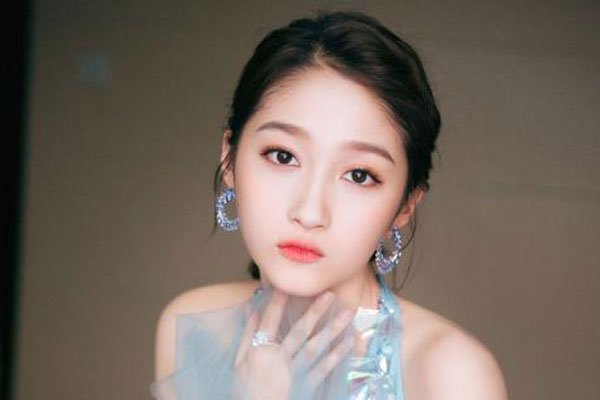 关晓彤高考成绩 有颜有实力看了叫人汗