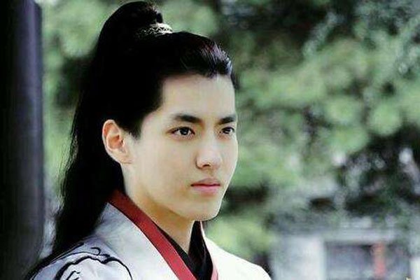 电鳗吴亦凡选妃 这个人真的是除了帅没有别的长处了