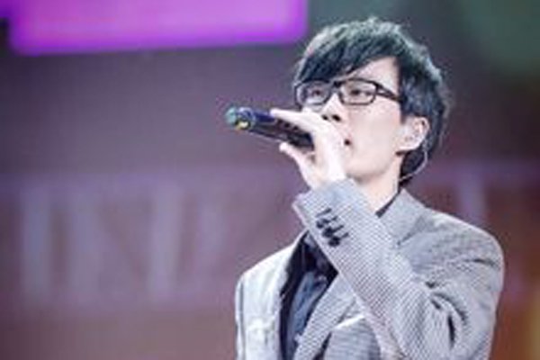 ����Ů���ѵĹ���������� ���εζ�д����һ���׸���