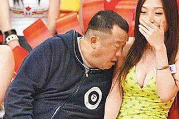 ��������־ΰ����ʲô��ϵ ����˶�����˵ʲôҲû����