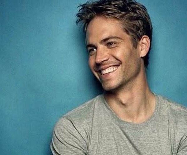 保罗沃克车祸后脸被劈成两半全身遗体照 是速度与激情几走的拍完速7了吗