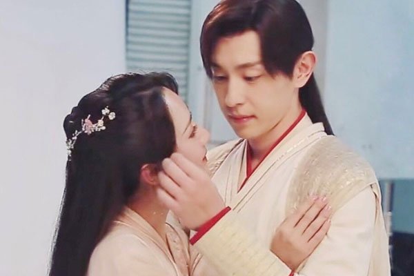 ��������ǰ��Ƭ �ܻ�����ȫ������λŮ��Ա���Ϸ