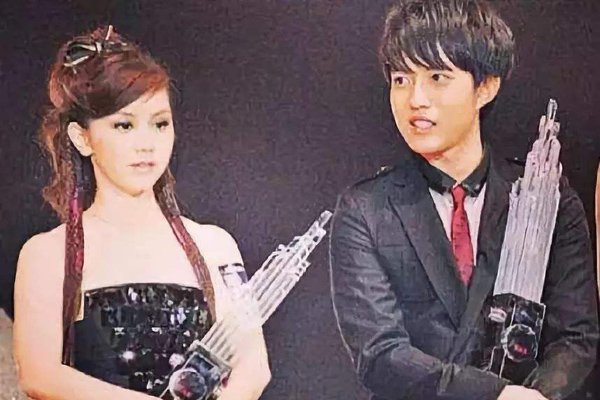 ��嶼�д��������ĸ� �����˷��־�Ȼ�ǵ�̫ϲ��Ǯ��