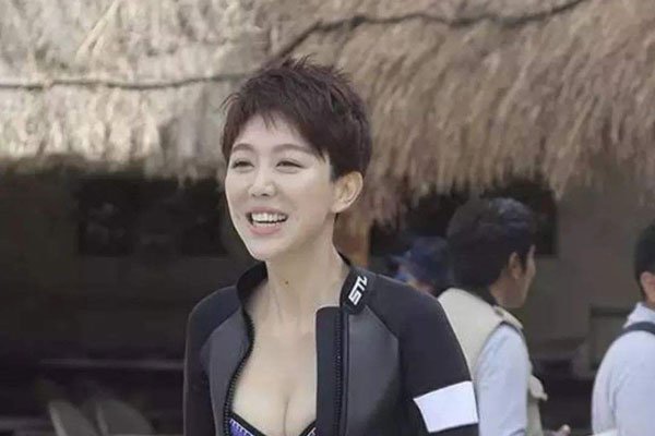 ��Ψ�������곽Ů�ѽ����������� ��������ǰ����Ƭ�Ա�