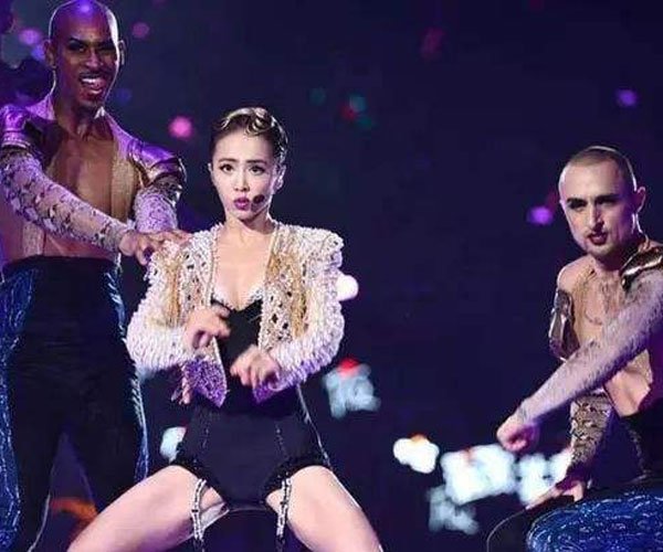 �������ݳ��ᰡ�����������׸� ��������Ϊһ�󿴵�