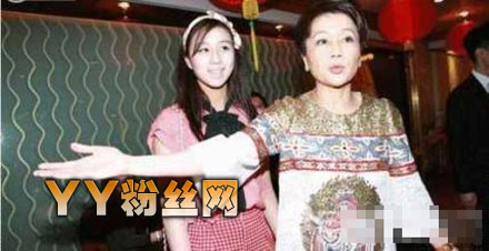 赌王17岁女儿何超欣个人资料男友照片 何超欣英国出车祸怎么回事