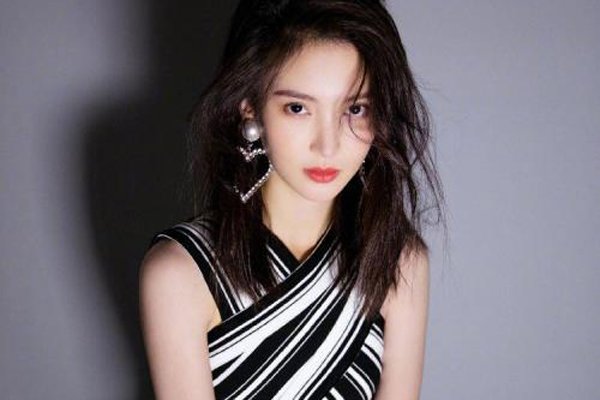 �𳿸������ϼ�� ����������Ůһ�ű�Ů���Žغ���