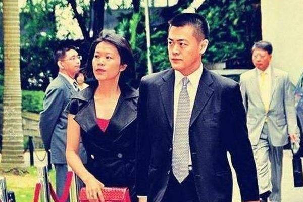 �ǳ����������۶�������һ���ļ� ��˭ǣ����