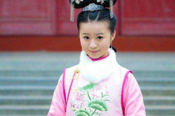 �����ļ���ѩӭ��ɫ �����Ů������ô����