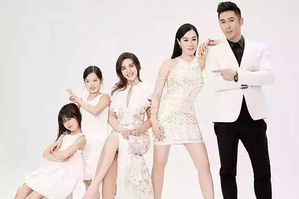 ����羵�����Ů����˭�� ����羵�ǰ�����ɷ�����