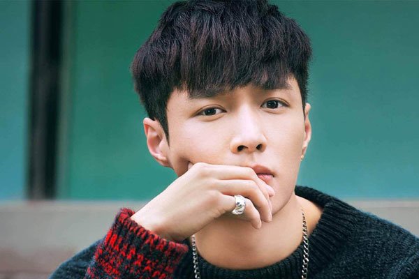 吴亦凡说张艺兴心机重 挑事的人永远不会嫌嘴疼