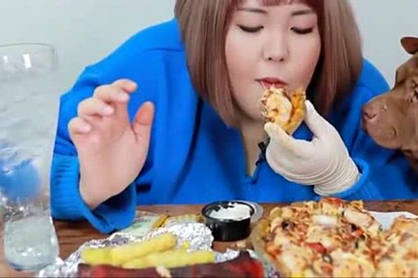 大胃王秀彬在哪个平台直播 内地转播的网站不少首推腾讯