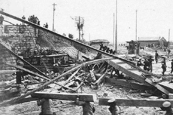 ��Ԫ���ں�«���¼� ���ѱ����¿��ֱ��������ث