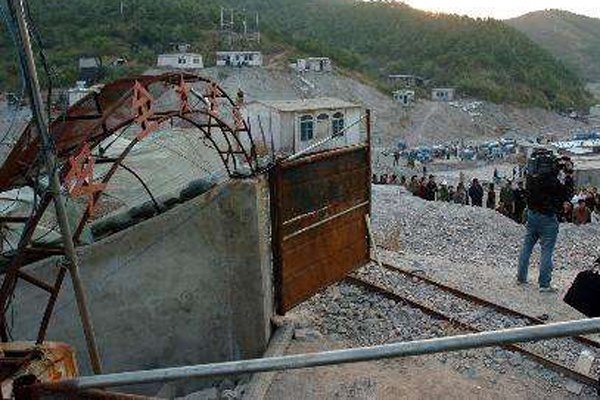 ��Ԫ���ں�«���¼� ���ѱ����¿��ֱ��������ث