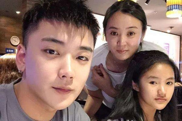 �޽��������Ǯ ���μ��ߺ�����˸�����СŮ�ѱ�������