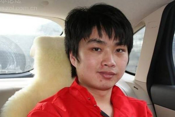 人皇sky到底有多强多厉害 他的手速没得黑六倍压枪也很稳