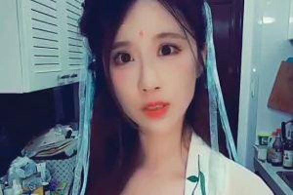 ���Ӿ�2��������¶ ����������߶�д���Ů����