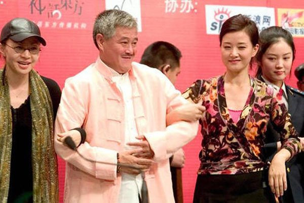 �Ա�ɽ�������� �Ű�֥�������ķɻ�����Ӣ��������С��