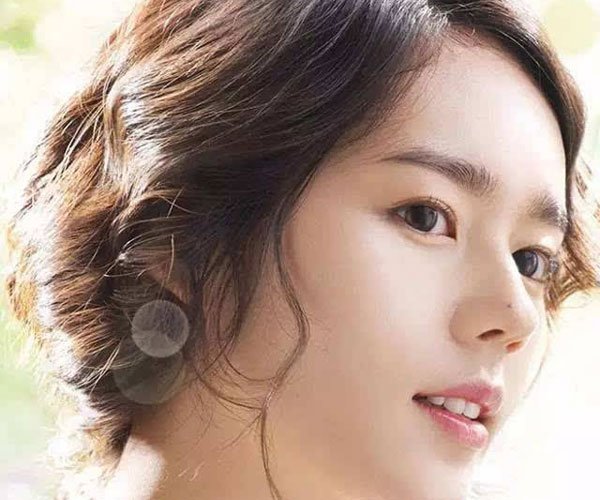 �����˱��������� �ı���Ů����̬��Ƭ