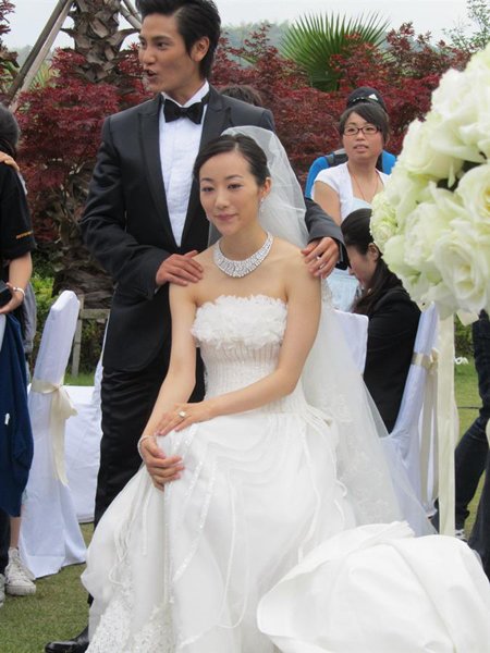 ��ѩ���Ϲ���˭ ��ʵ�������Ϲ���������λ