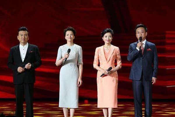 ���κͶ���˭������������� �����ϲ������Ķ�һ��