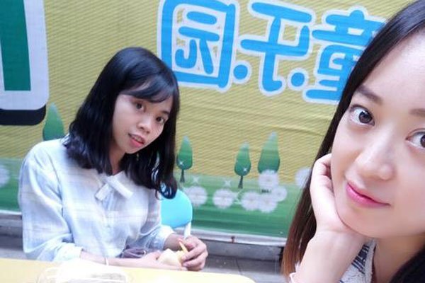 ������θ������ʦ���еĻ���Ů�� ��������������������