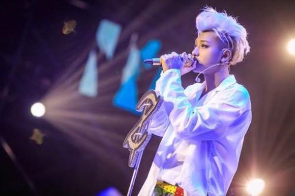 黄子韬交往过的女朋友 自从他拍了电视剧绯闻飙升啊