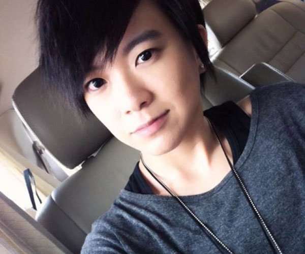 张芸京的嗓子怎么回事 变性的传闻是不是真的现在那么女人