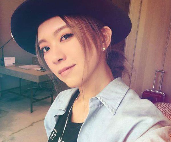 张芸京的嗓子怎么回事 变性的传闻是不是真的现在那么女人