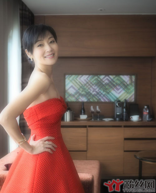 ������������������� ���޵�һ���ȵ���Ƥ��Ů������Ȼ