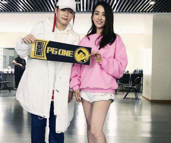 ��С贺�PGone������Ƶ������� PGone����С���ʲô��ϵ��ɩ��