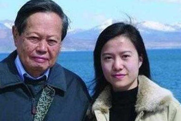 �̷��ְ�Ȣ��������Ů ������82��Ȣ28����̷�