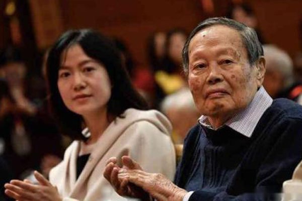 �̷��ְ�Ȣ��������Ů ������82��Ȣ28����̷�