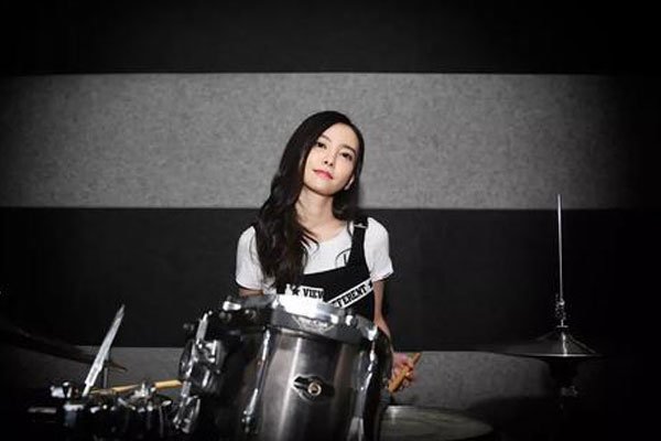 于文文个人资料简介老公 最喜欢摇滚的于文文痞子个性