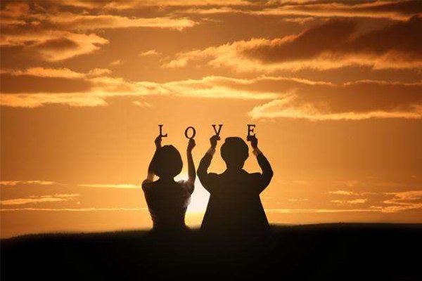 ��ʵ���л�Ů����̬ͼ ����¶��������߶�